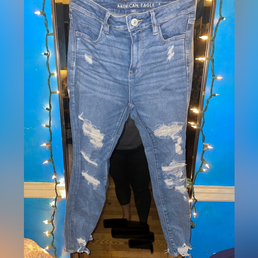 American Eagle Distressed Light Wash Jeans | Size: 10 Short